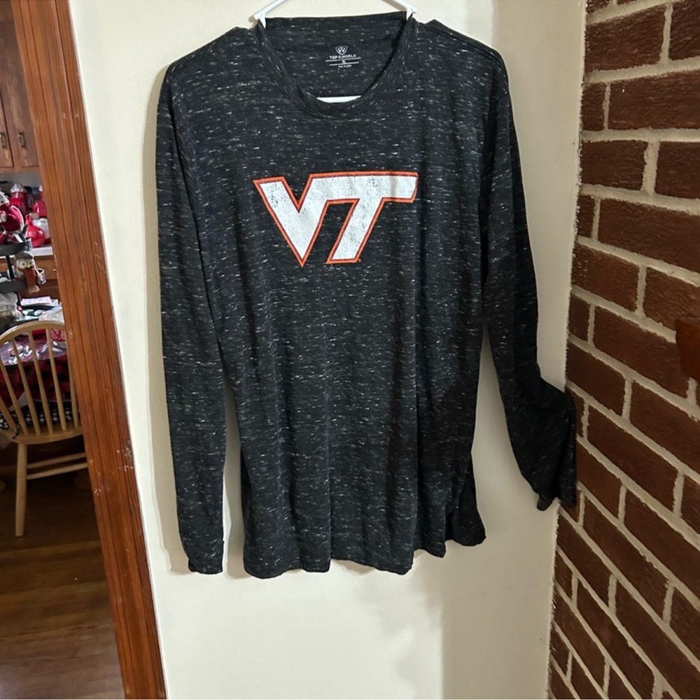 Virginia Tech men’s size xl Black and White long sleeve Shirt
